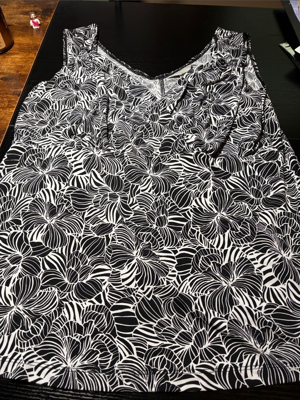 Women’s CJ Banks top size X